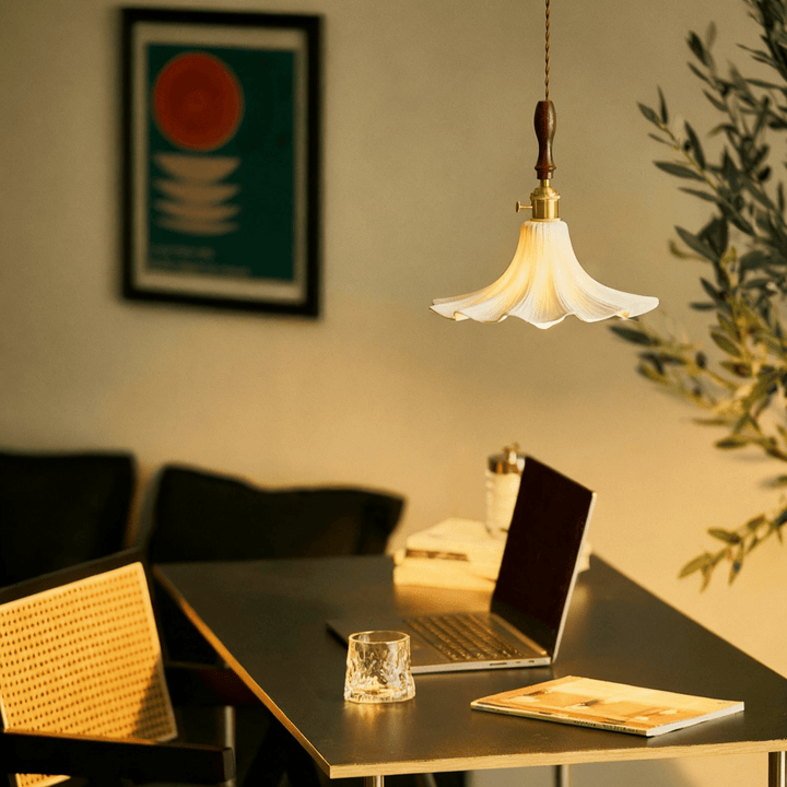 Bloom Twist Pendant Lamp - Vakkerlight