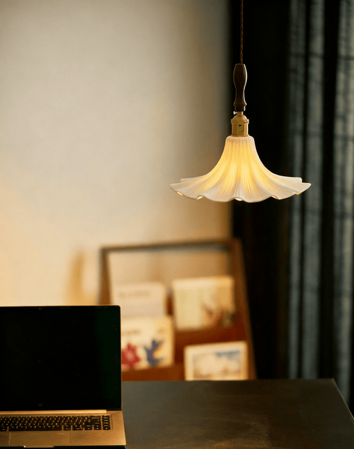 Bloom Twist Pendant Lamp - Vakkerlight