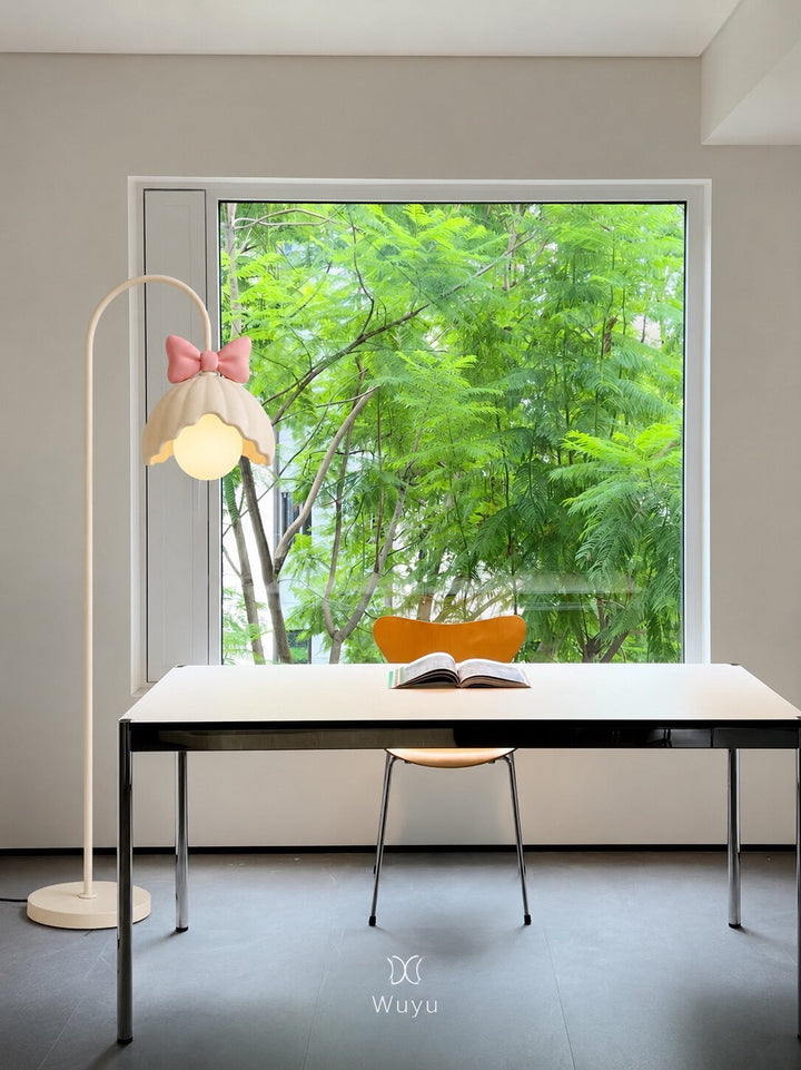 Bow Trim Petal Shade Floor Lamp - Vakkerlight