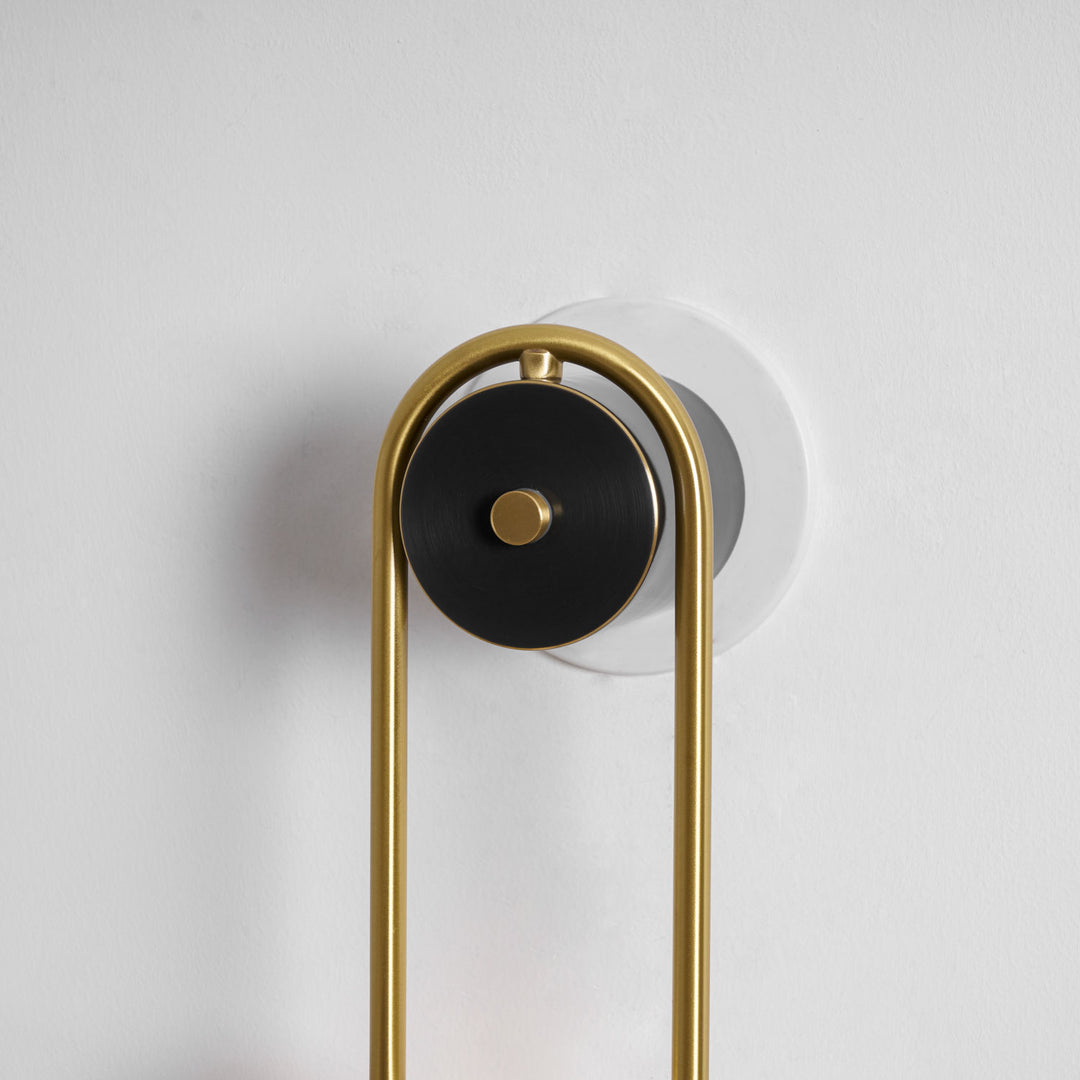 Brass Arc Wall Light - Vakkerlight