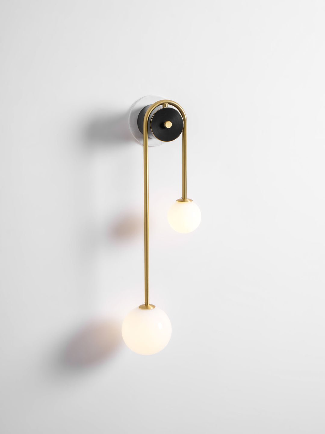 Brass Arc Wall Light - Vakkerlight