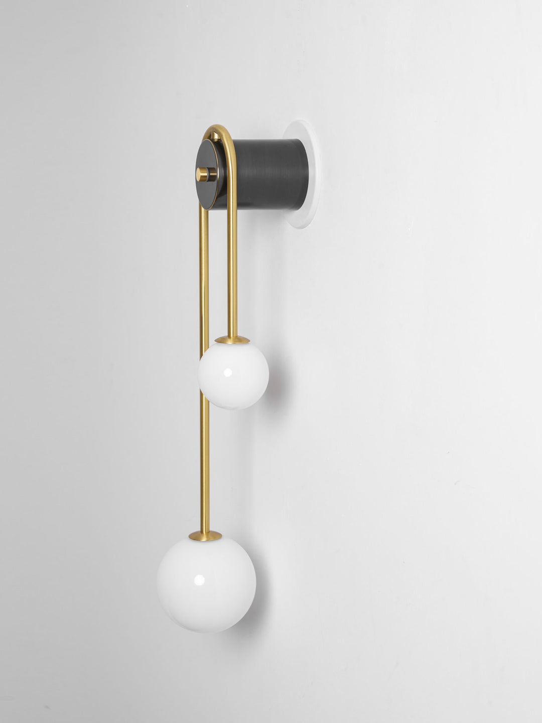 Brass Arc Wall Light - Vakkerlight
