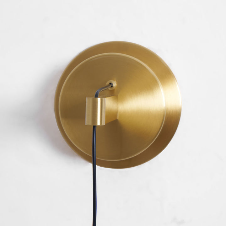 Brass Line Wall Light - Vakkerlight