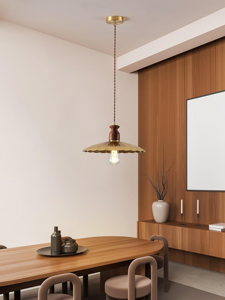 Brass Crest Pendant Light - Vakkerlight