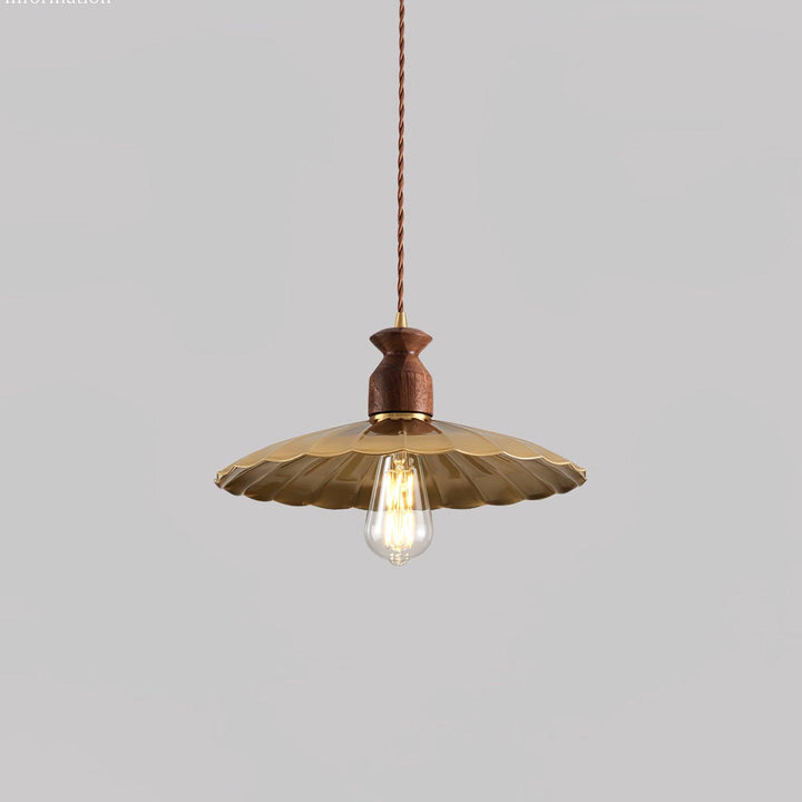 Brass Crest Pendant Light - Vakkerlight