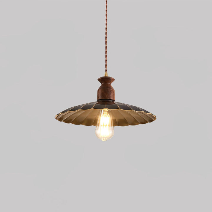 Brass Crest Pendant Light - Vakkerlight