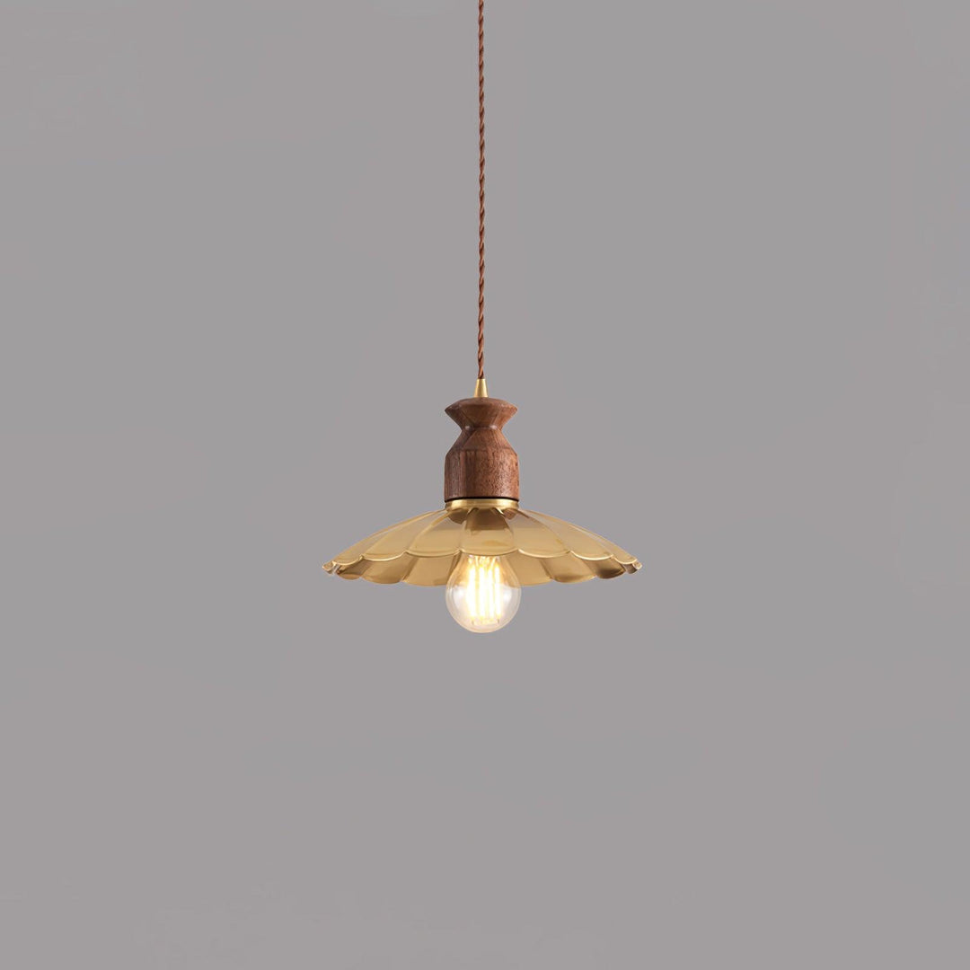 Brass Crest Pendant Light - Vakkerlight