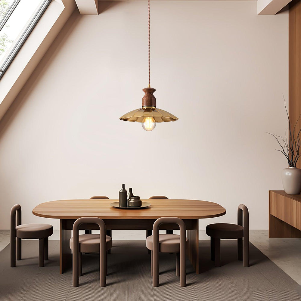 Brass Crest Pendant Light - Vakkerlight