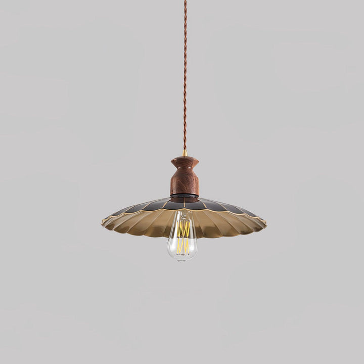 Brass Crest Pendant Light - Vakkerlight