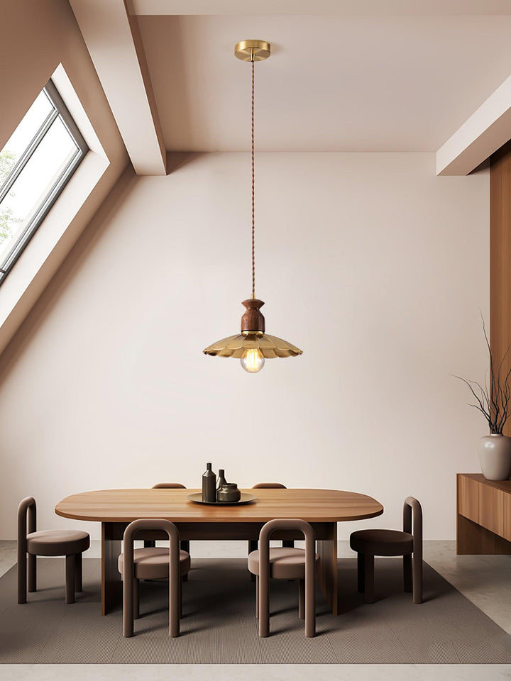 Brass Crest Pendant Light - Vakkerlight