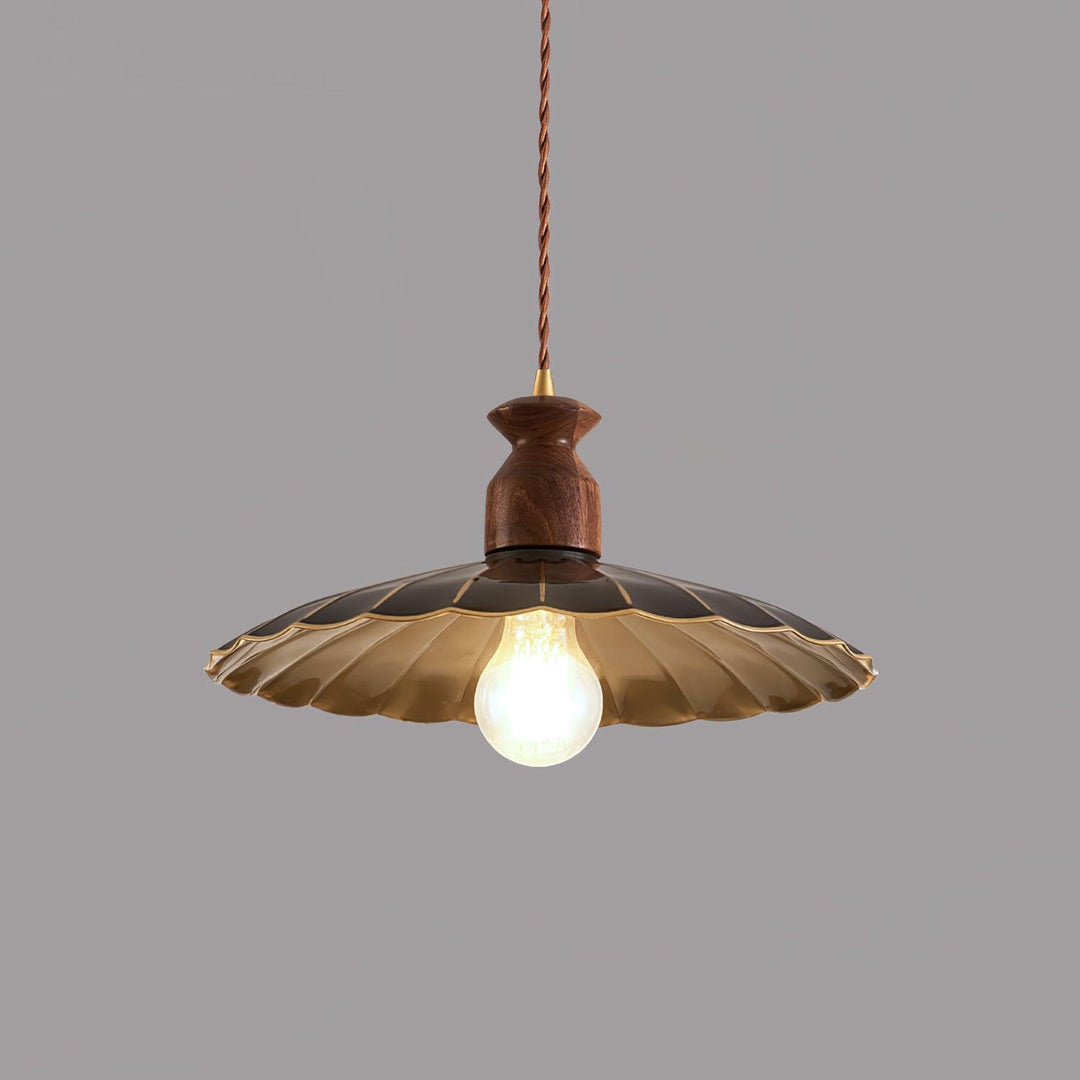 Brass Crest Pendant Light - Vakkerlight