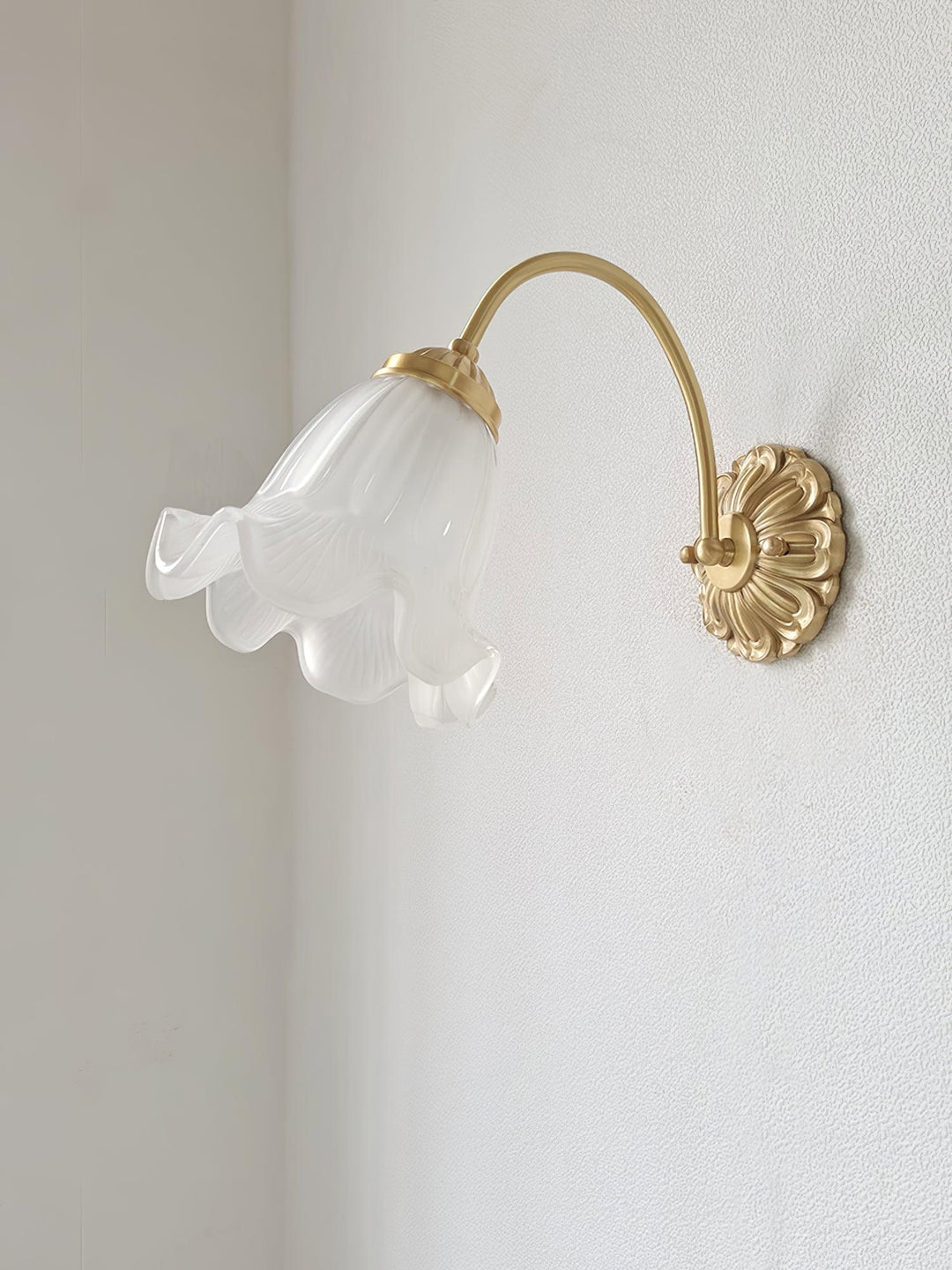 Brass Floral Glass Sconce - Vakkerlight