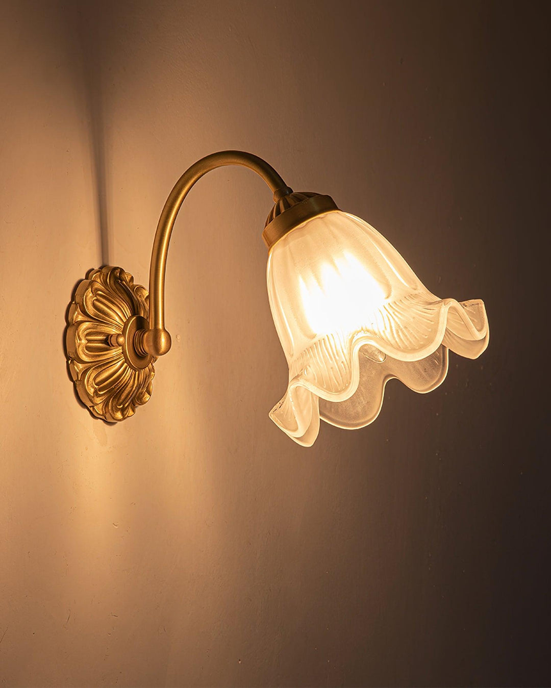 Brass Floral Glass Sconce - Vakkerlight