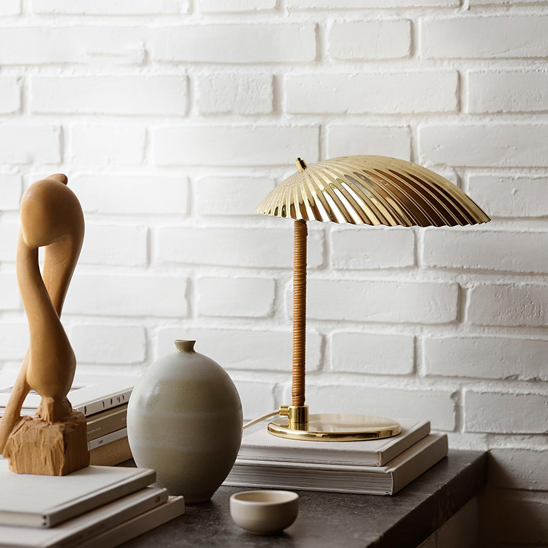 Brass Shell Table Lamp - Vakkerlight