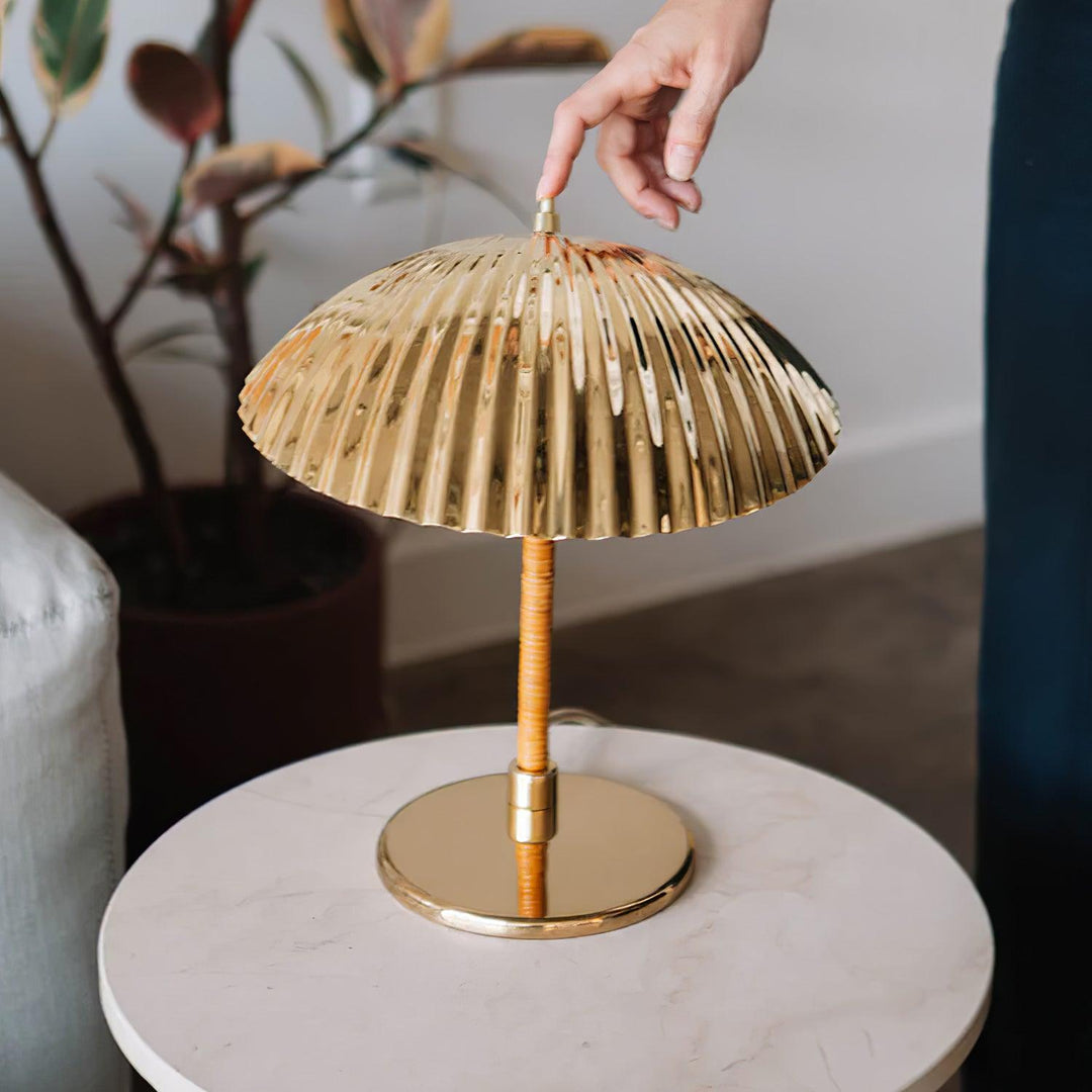 Brass Shell Table Lamp - Vakkerlight