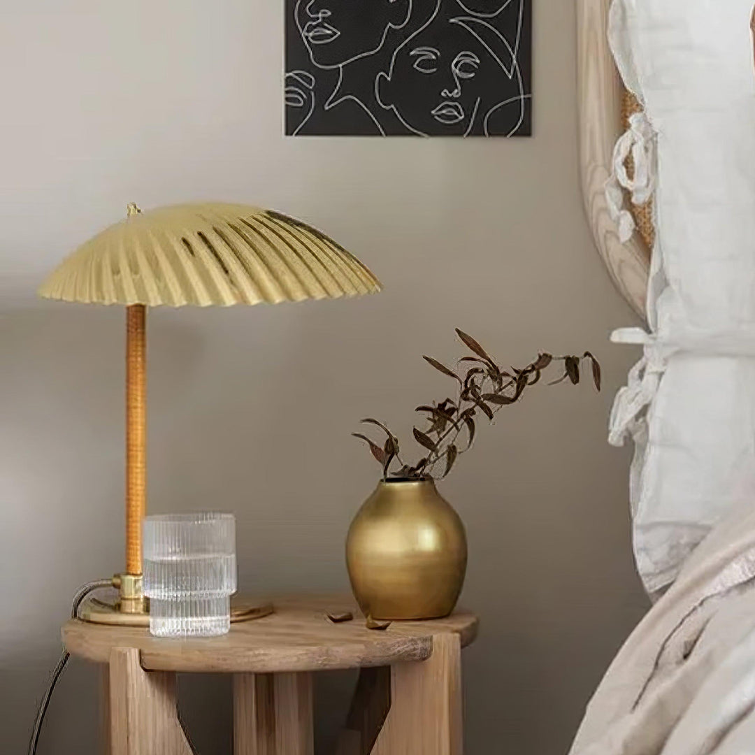 Brass Shell Table Lamp - Vakkerlight