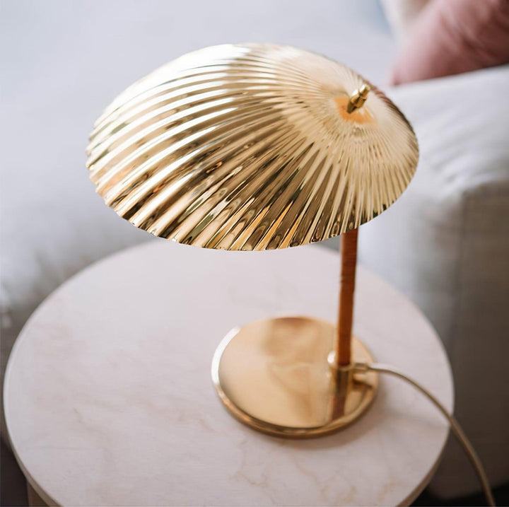 Brass Shell Table Lamp - Vakkerlight