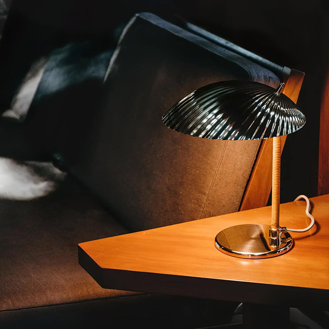 Brass Shell Table Lamp - Vakkerlight