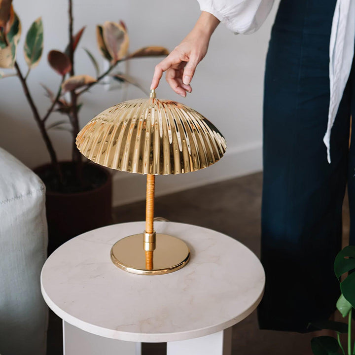 Brass Shell Table Lamp - Vakkerlight