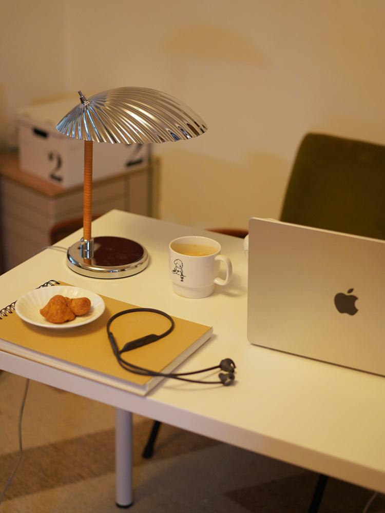 Brass Shell Table Lamp - Vakkerlight