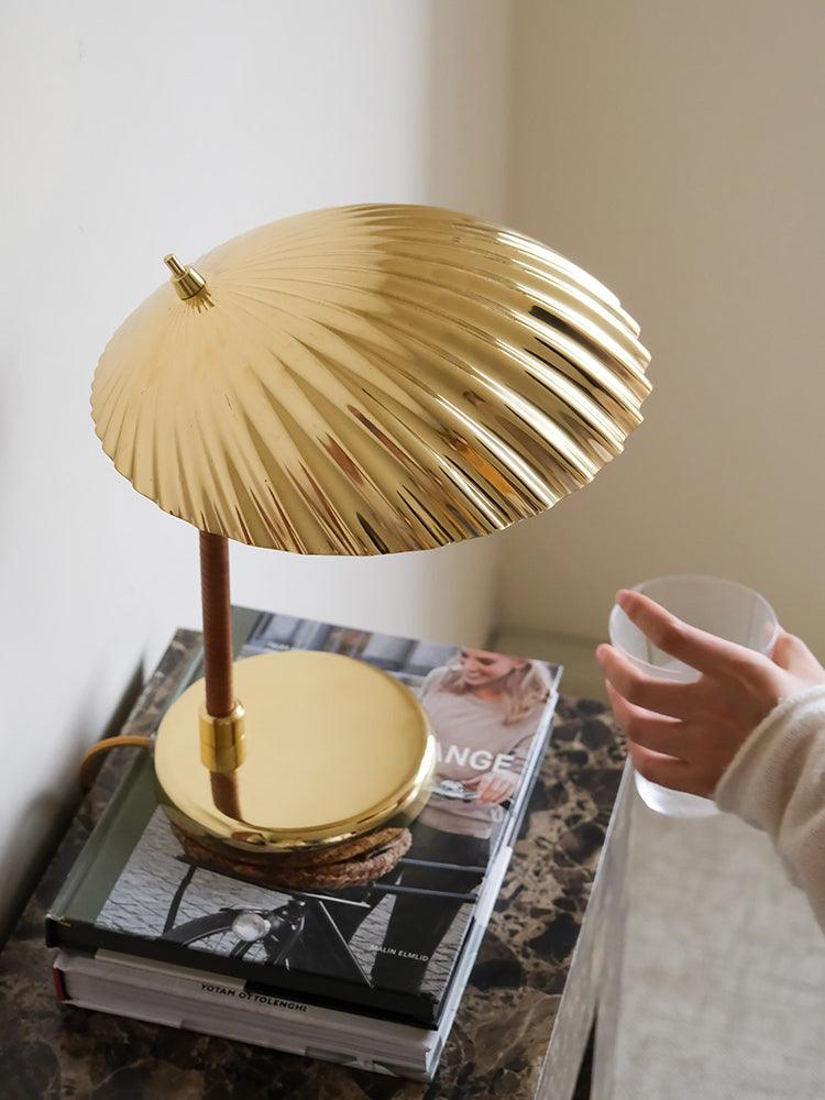 Brass Shell Table Lamp - Vakkerlight