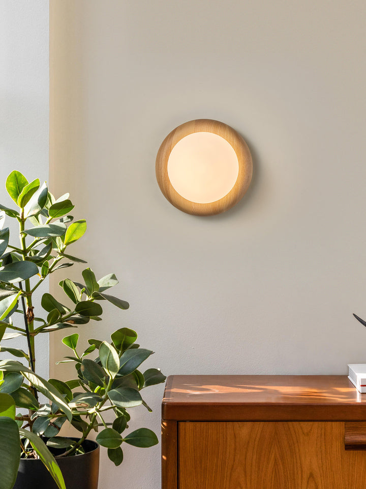 Brevin Wood Wall Sconce - Vakkerlight