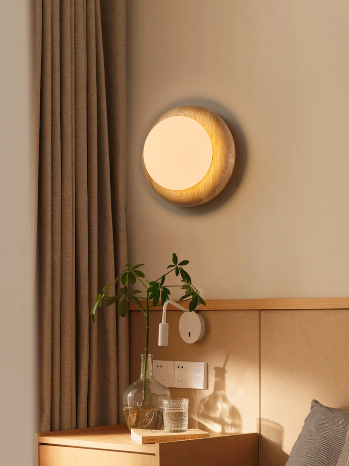 Brevin Wood Wall Sconce - Vakkerlight