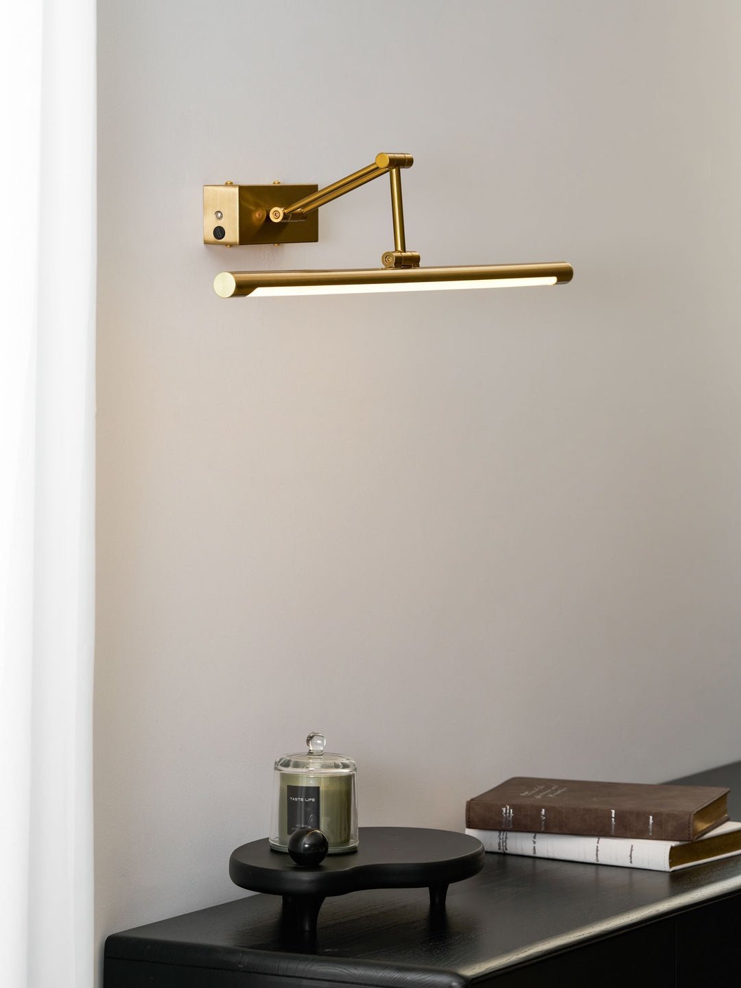 Brillan Frame Rechargeable Wall Light - Vakkerlight