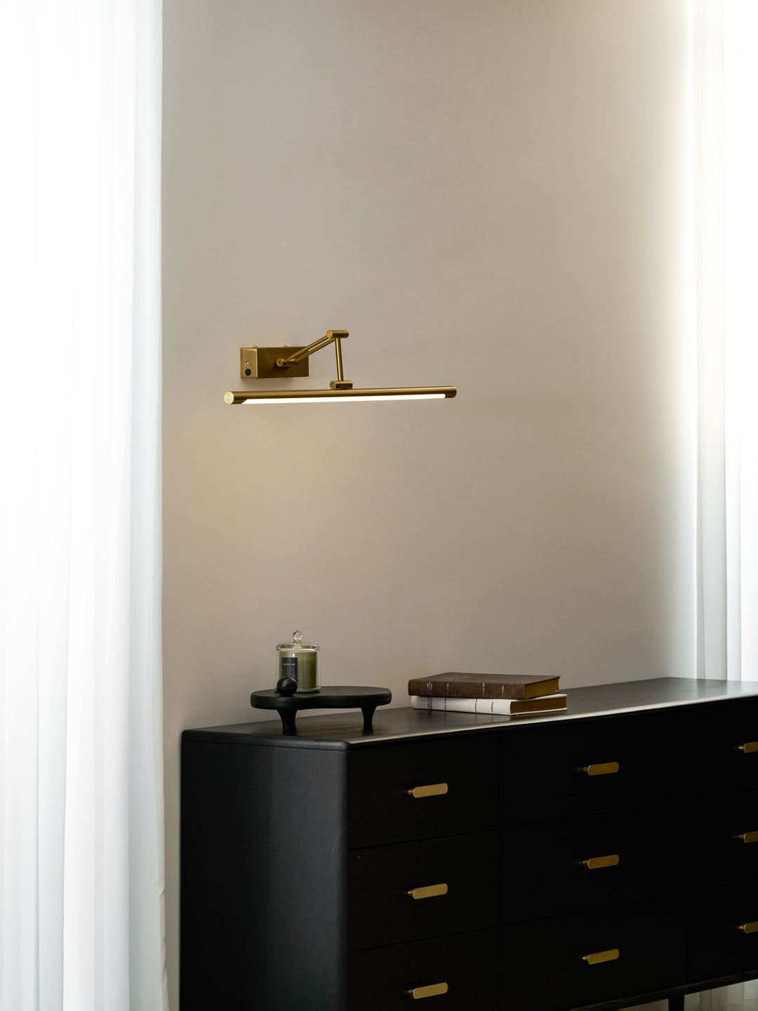 Brillan Frame Rechargeable Wall Light - Vakkerlight