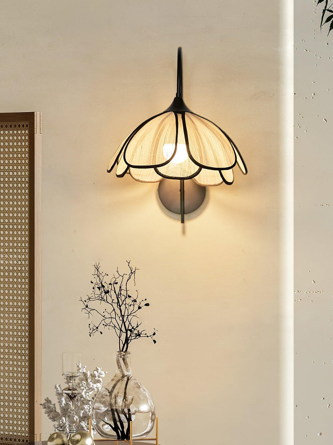 Burnt Petal Wall Lamp - Vakkerlight