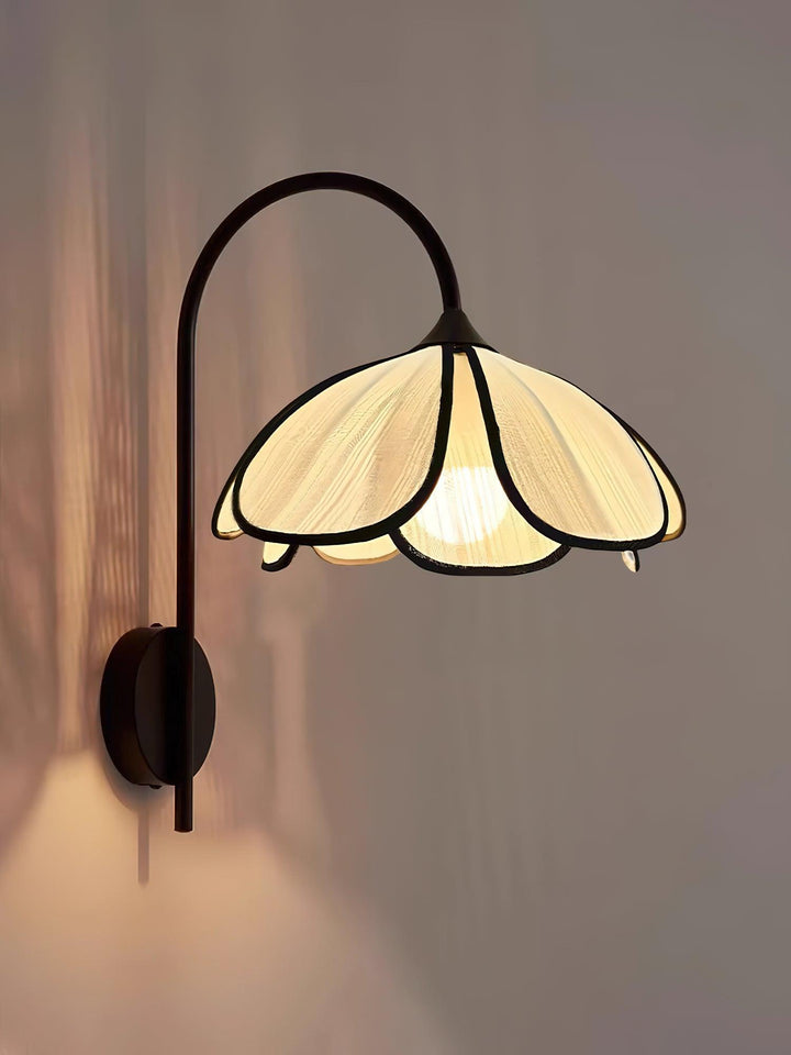 Burnt Petal Wall Lamp - Vakkerlight