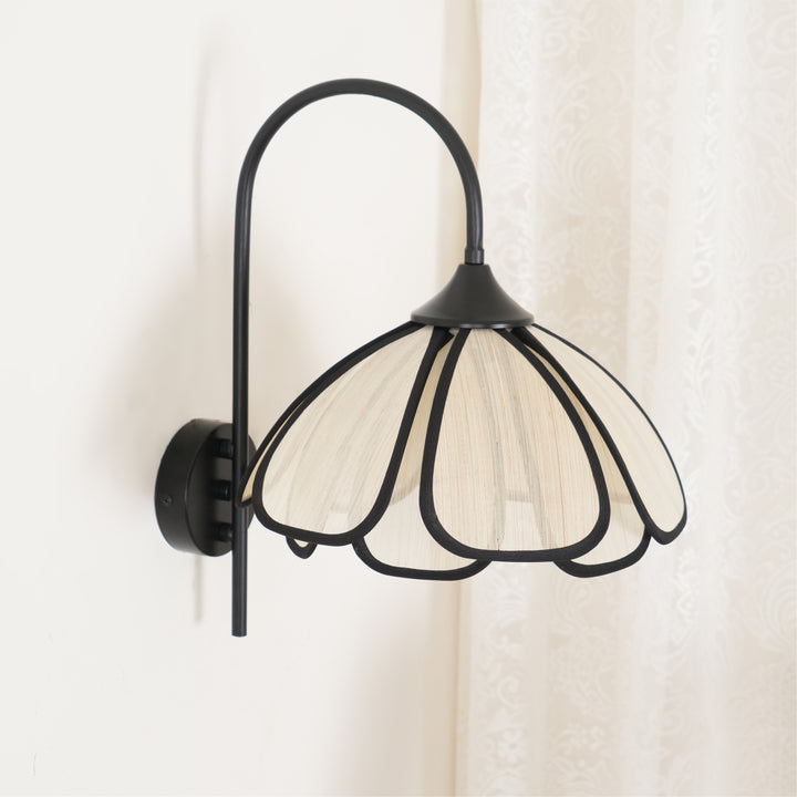 Burnt Petal Wall Lamp - Vakkerlight