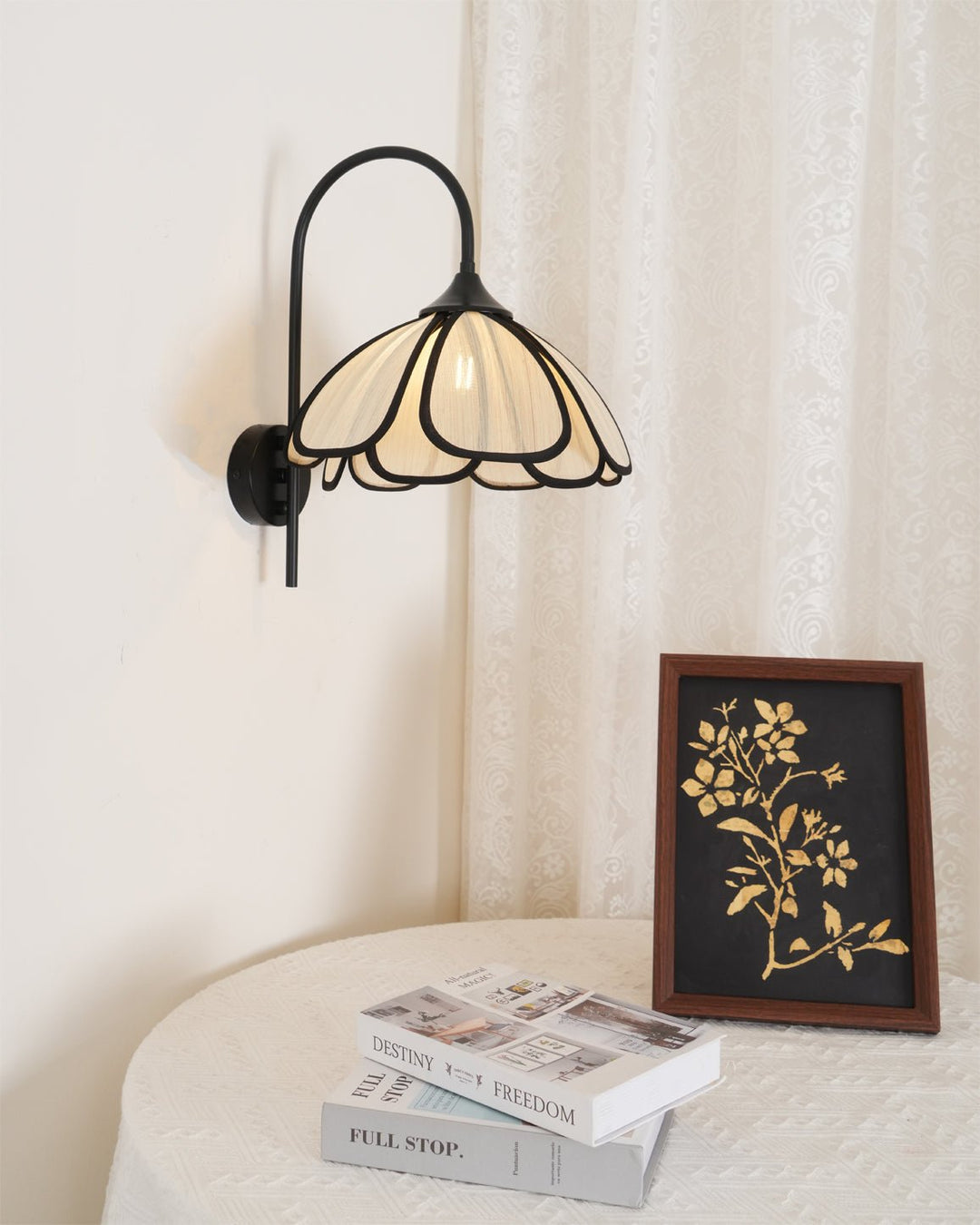 Burnt Petal Wall Lamp - Vakkerlight