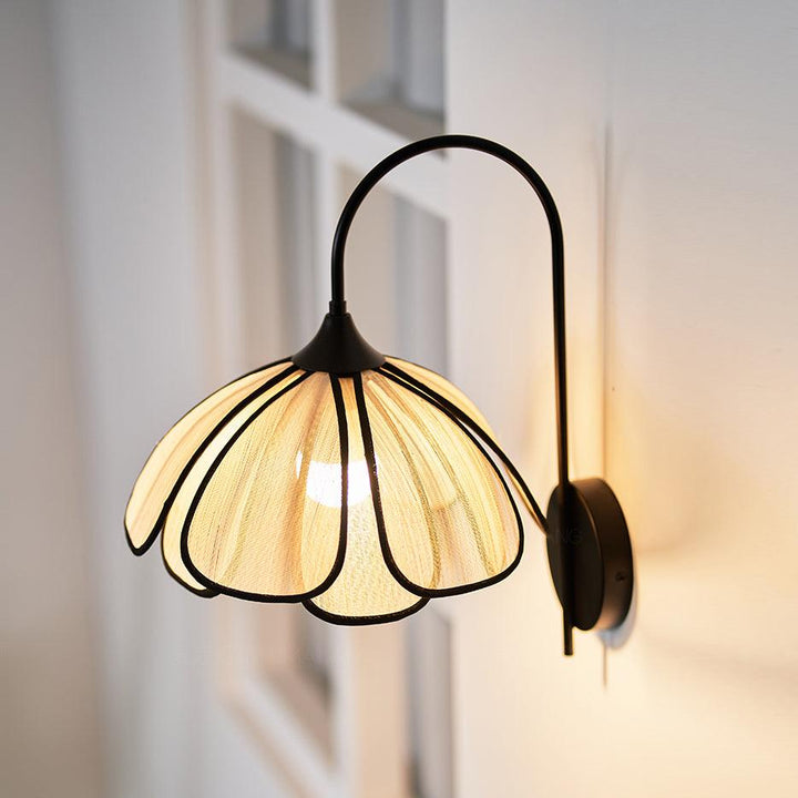 Burnt Petal Wall Lamp - Vakkerlight