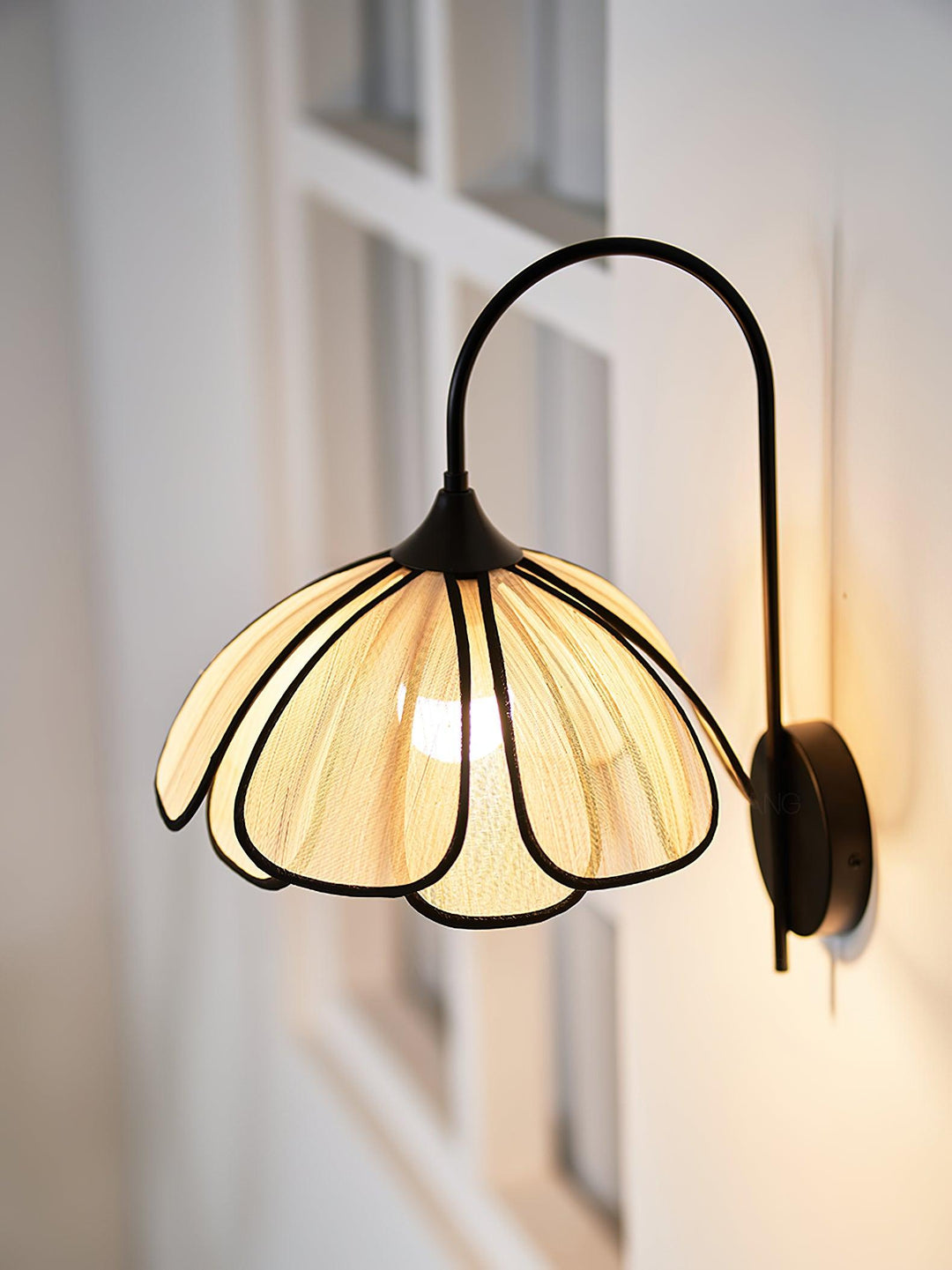 Burnt Petal Wall Lamp - Vakkerlight