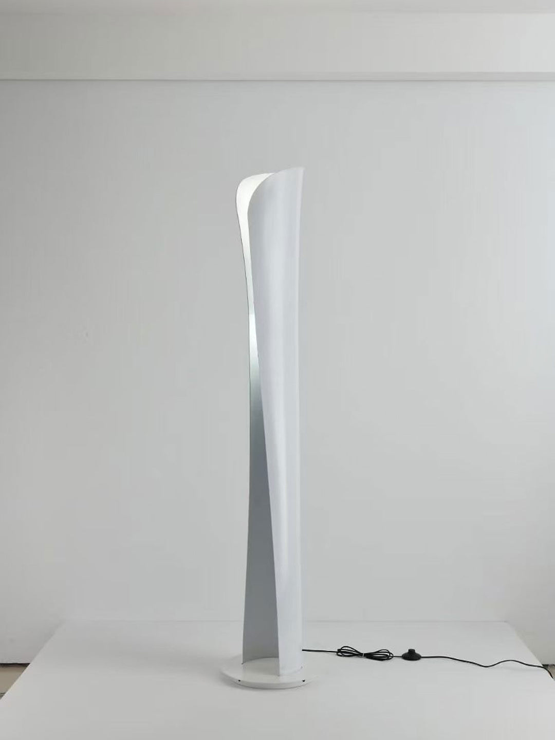 Cadmo Floor Lamp