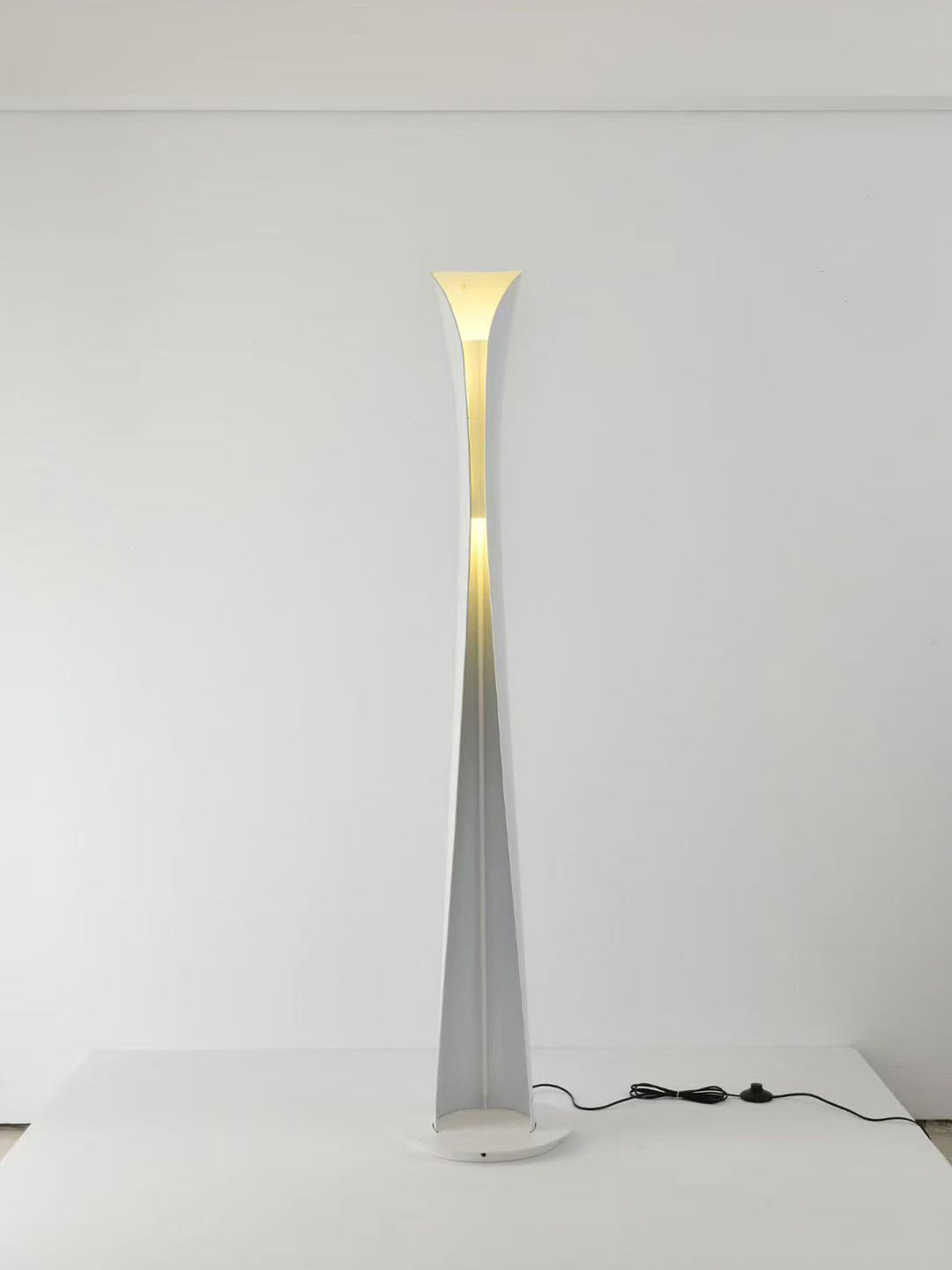 Cadmo Floor Lamp