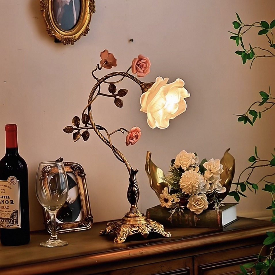Campanella Vintage Rose Table Lamp - Vakkerlight