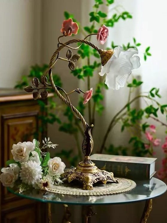Campanella Vintage Rose Table Lamp - Vakkerlight
