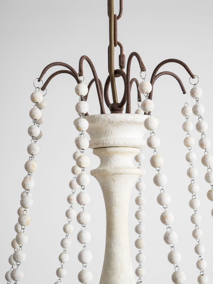 Lampadario con perline in stile candela