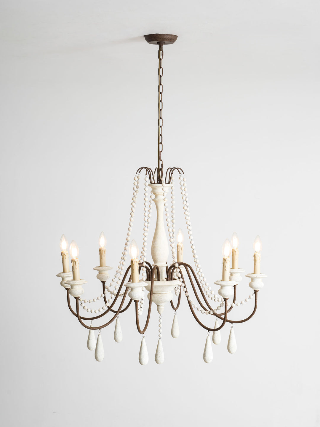 Lampadario con perline in stile candela