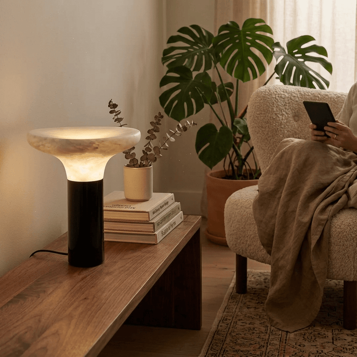 Cap Alabaster Table Lamp - Vakkerlight