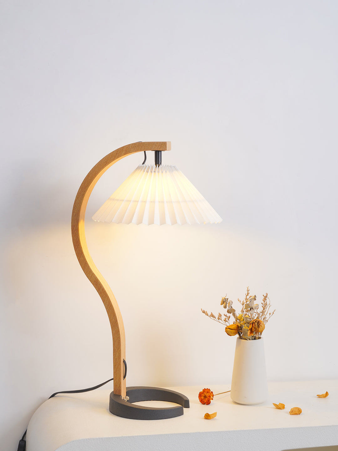 Caprani Table Lamp - Vakkerlight