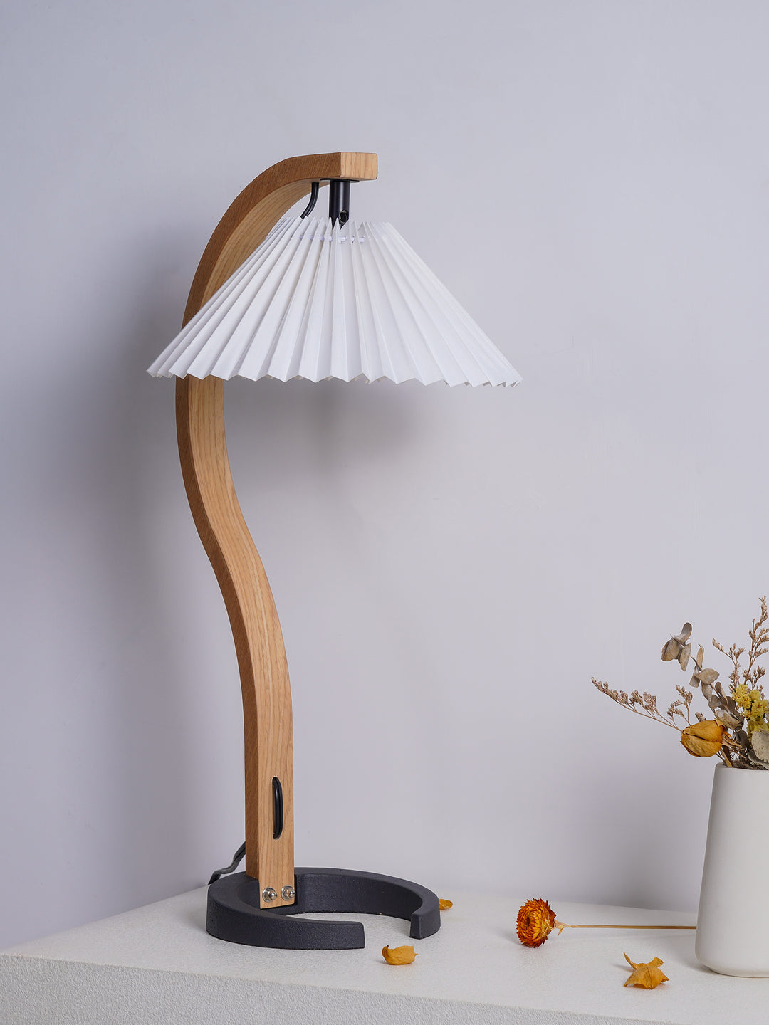 Caprani Table Lamp - Vakkerlight