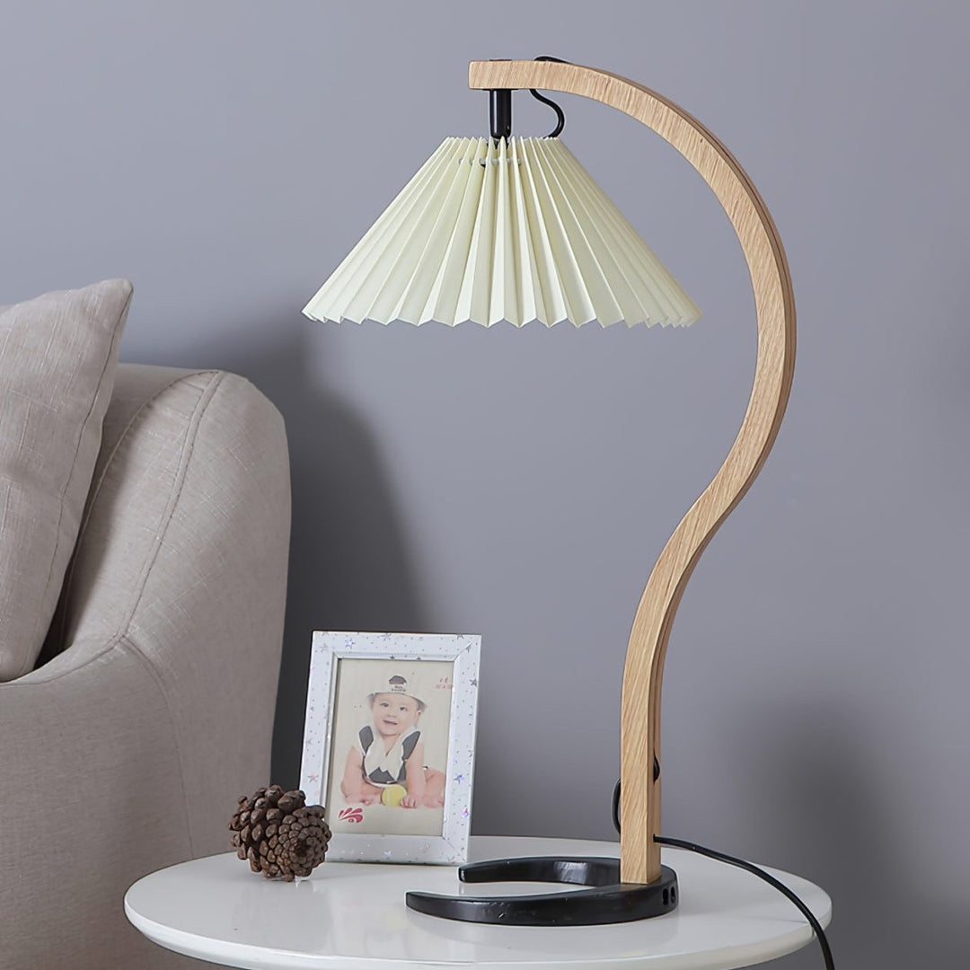 Caprani Table Lamp - Vakkerlight