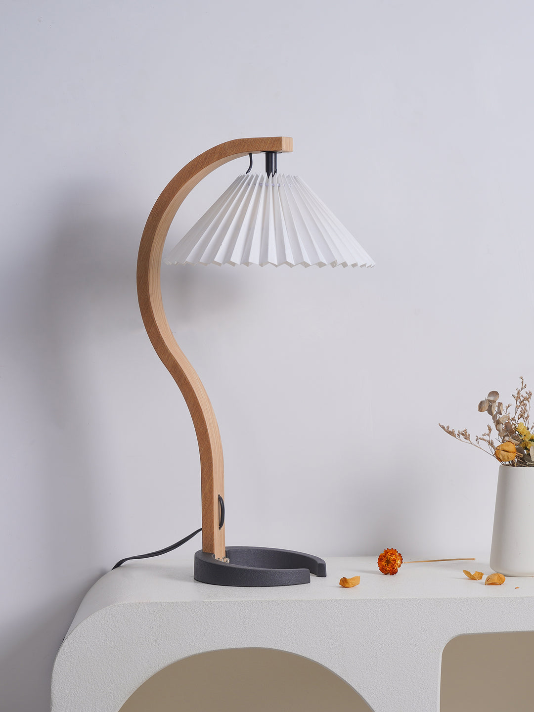 Caprani Table Lamp - Vakkerlight