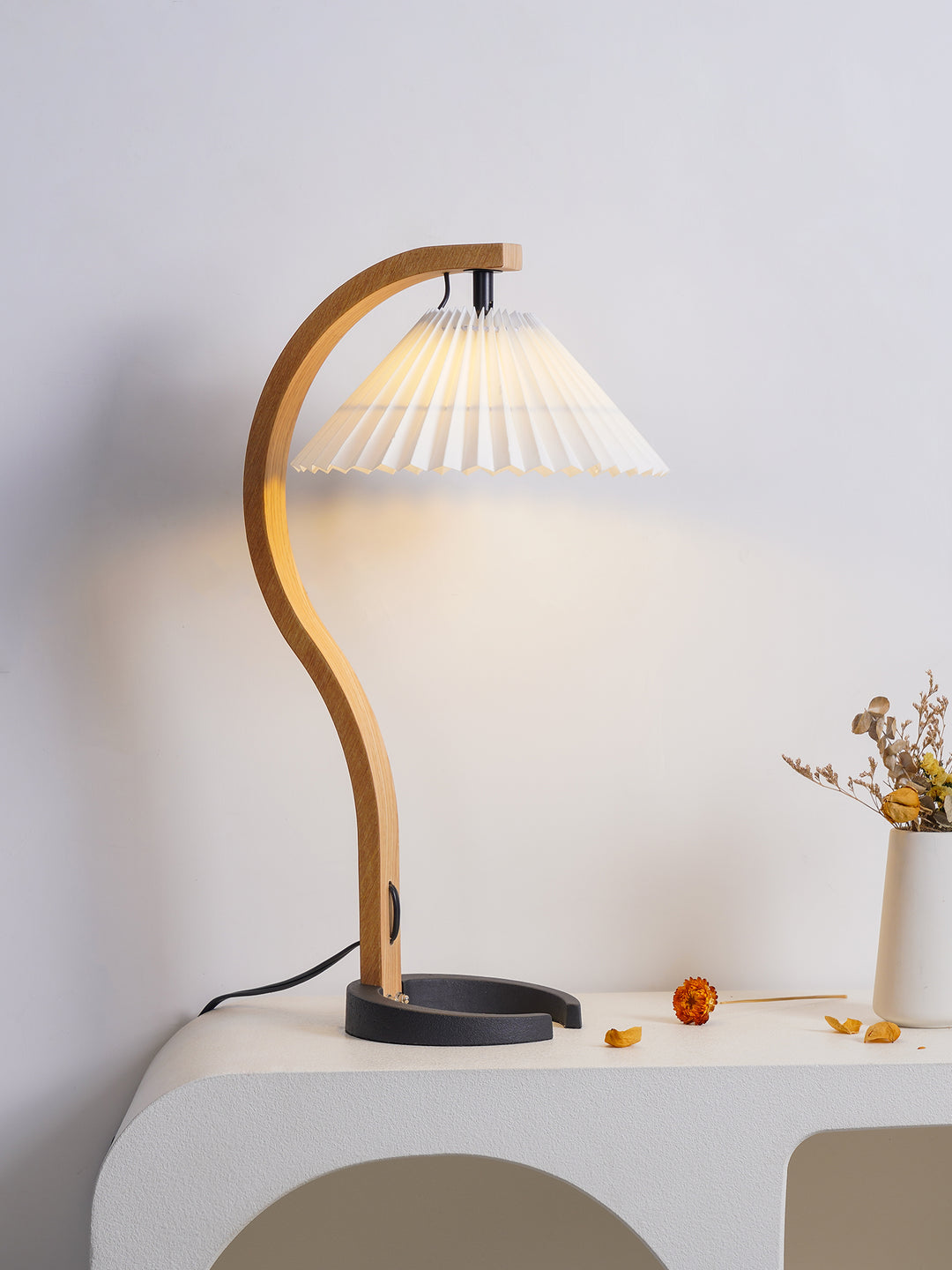 Caprani Table Lamp - Vakkerlight