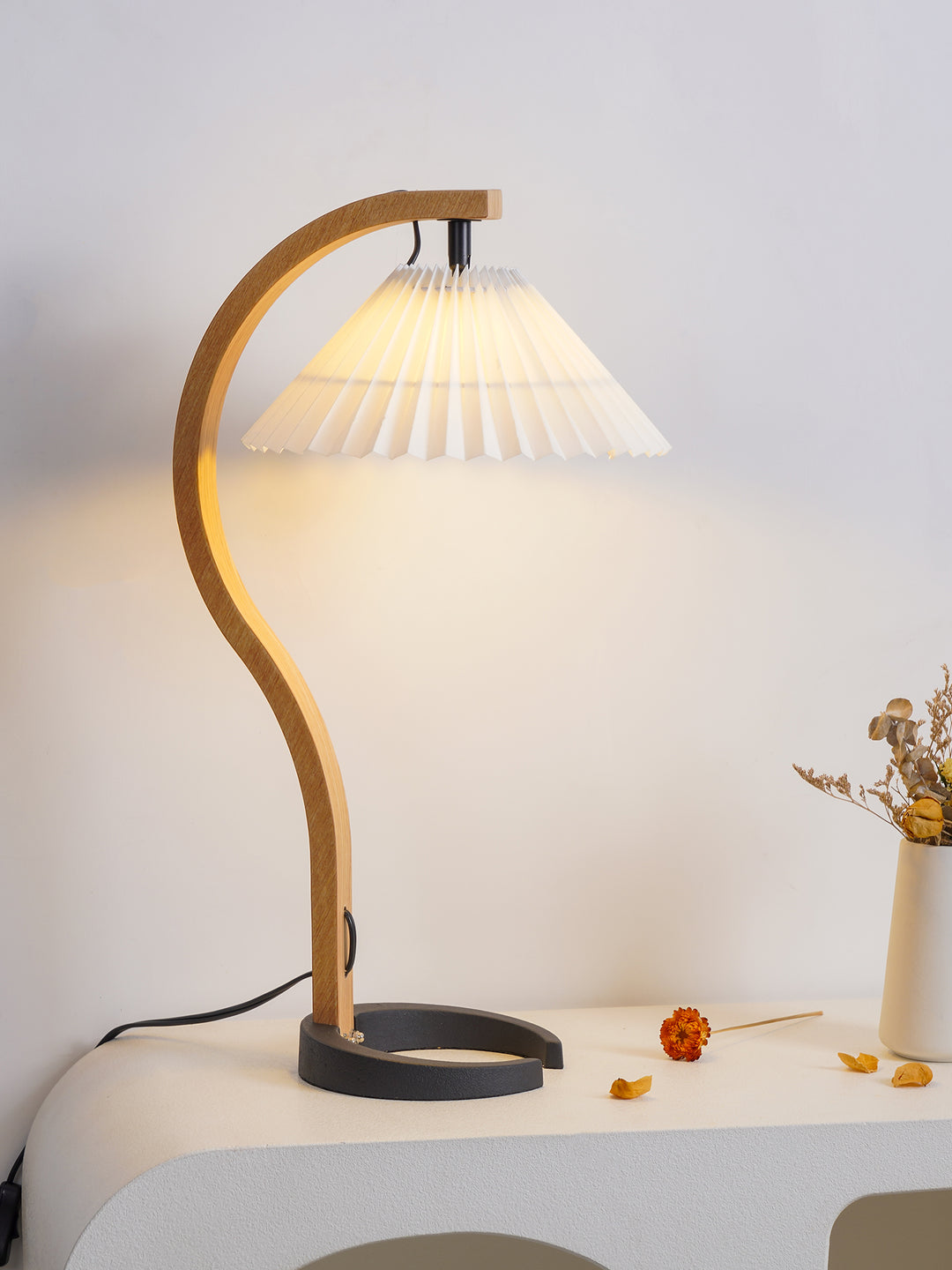 Caprani Table Lamp - Vakkerlight