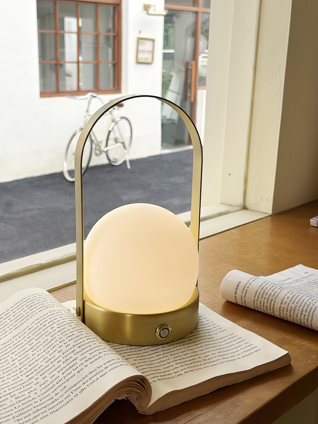 Carrie Built-in Battery Table Lamp