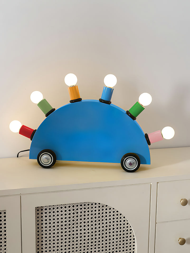 Tischlampe mit Cartoon-Auto